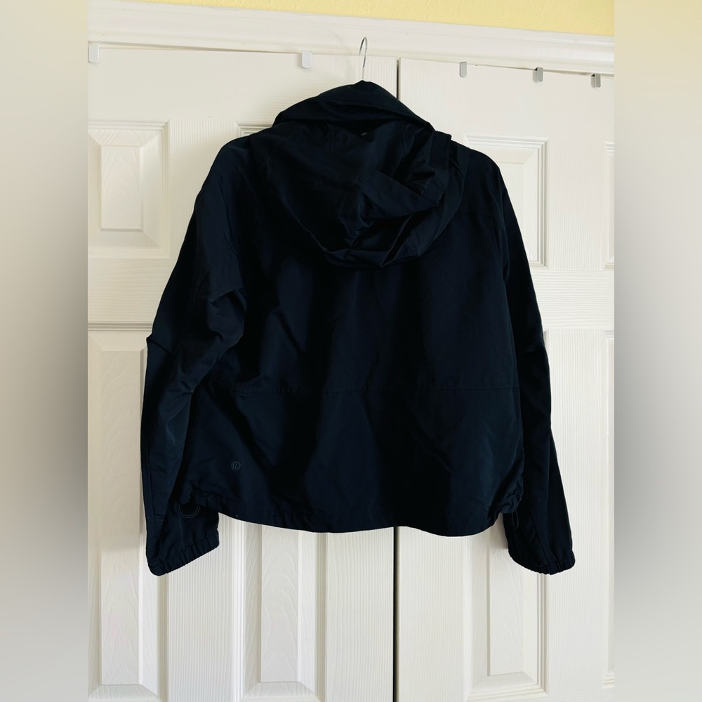 Lululemon Effortless Jacket - Picture 2 of 6